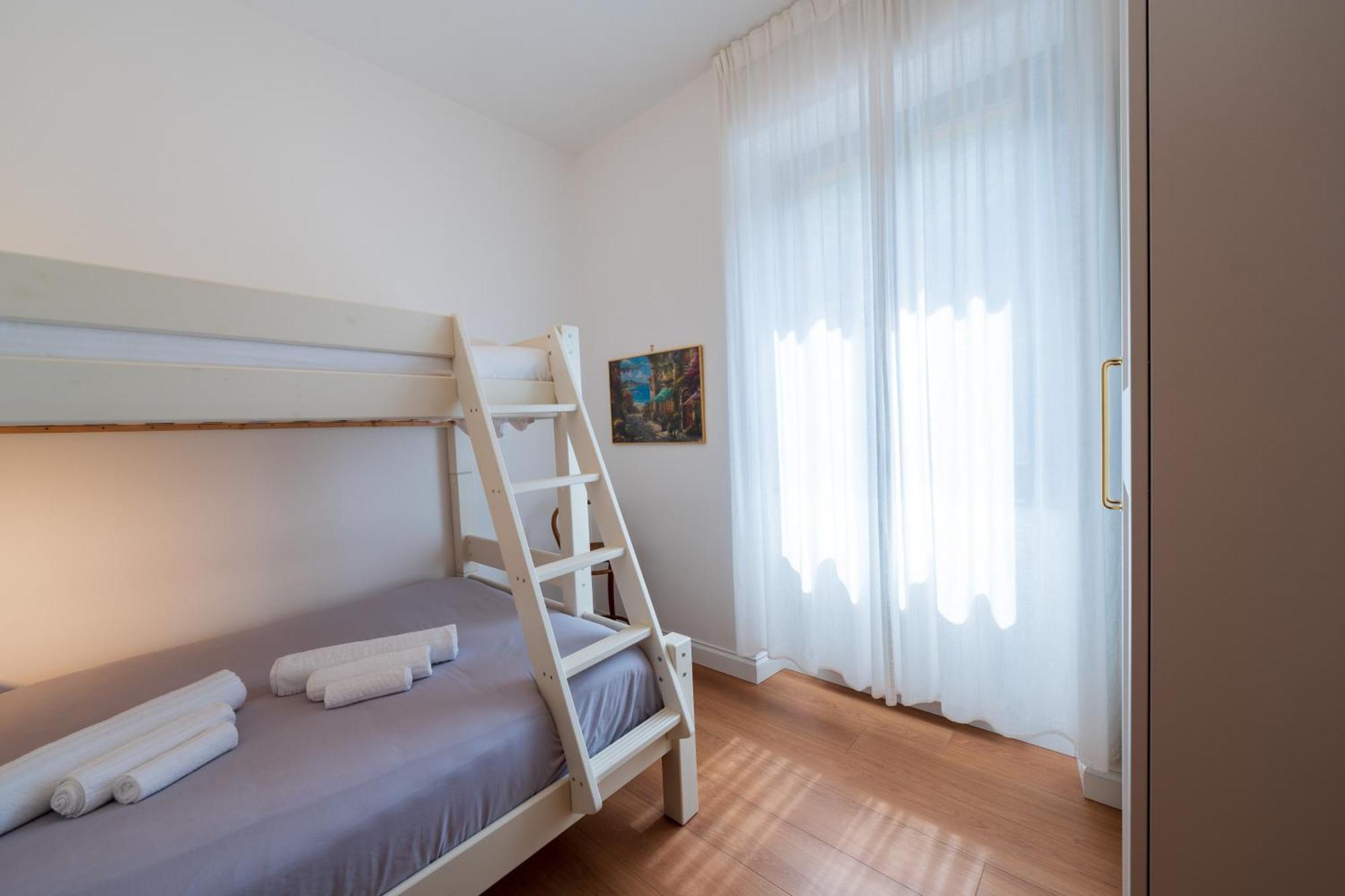 Stunning Apartment- Terrace And Swimming Pool Bellano Exterior foto