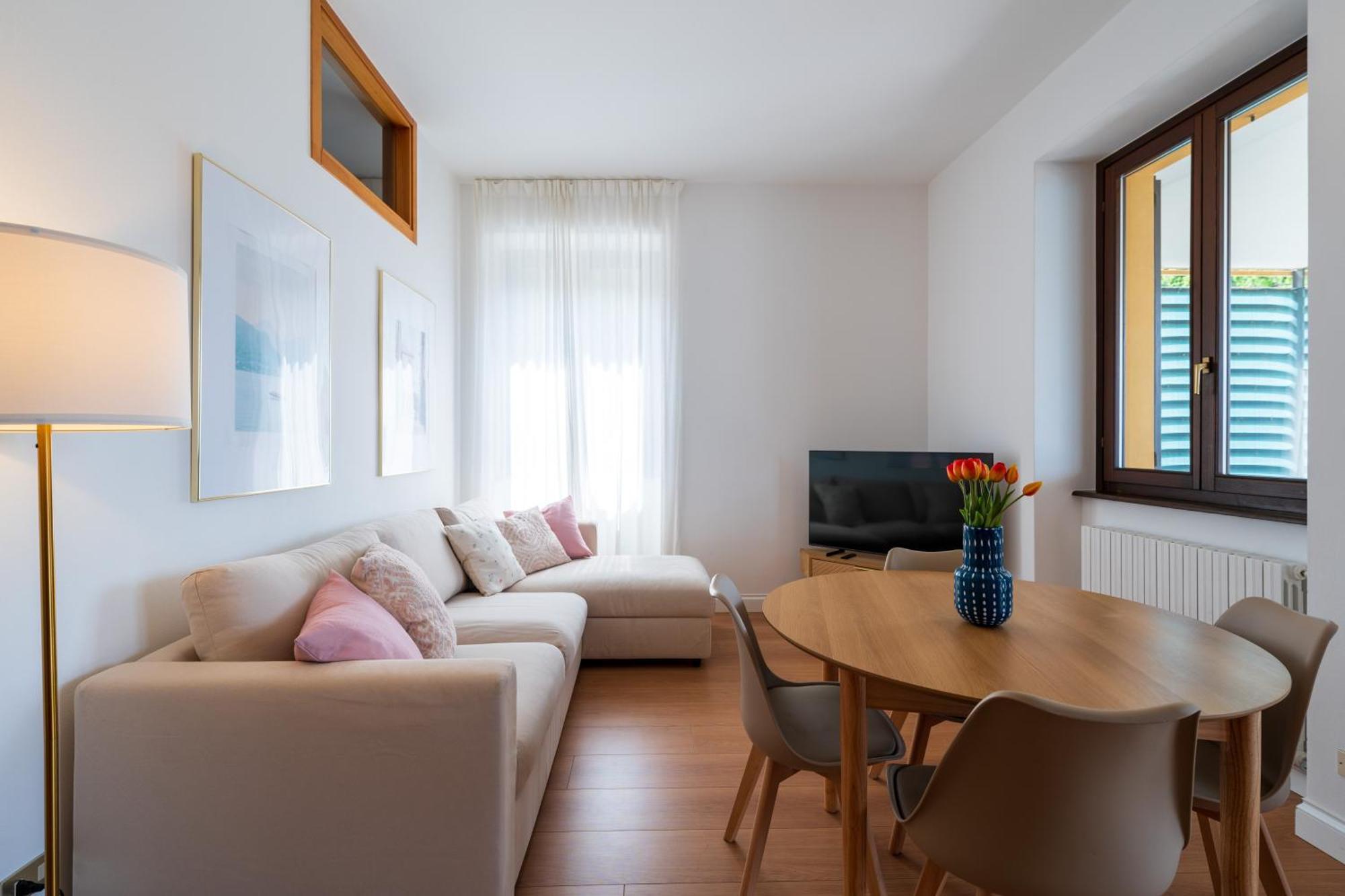 Stunning Apartment- Terrace And Swimming Pool Bellano Exterior foto