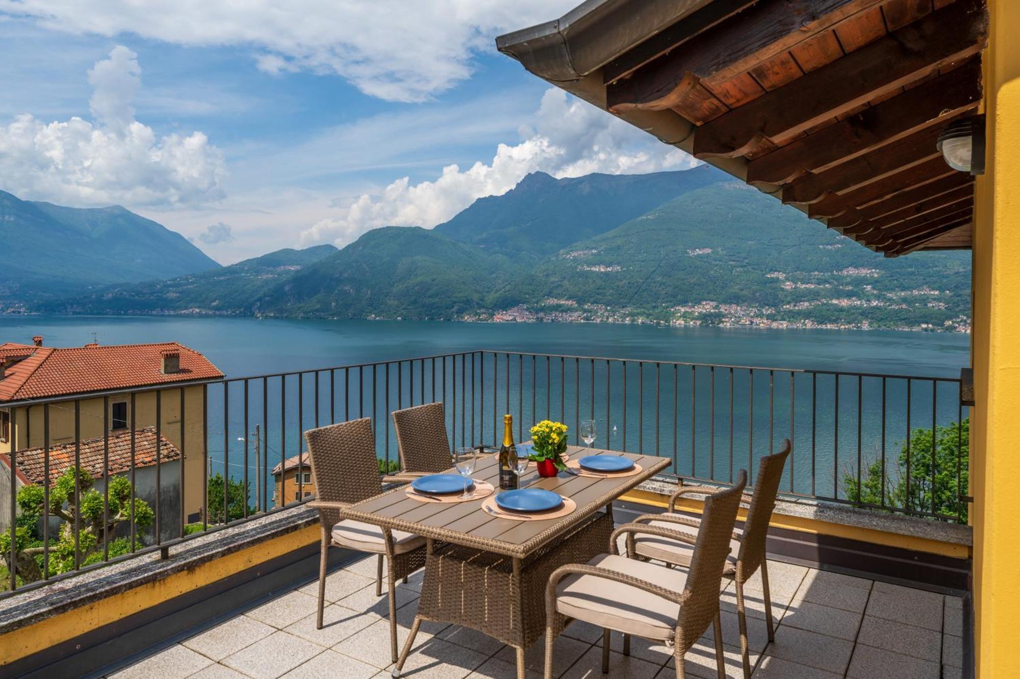Stunning Apartment- Terrace And Swimming Pool Bellano Exterior foto